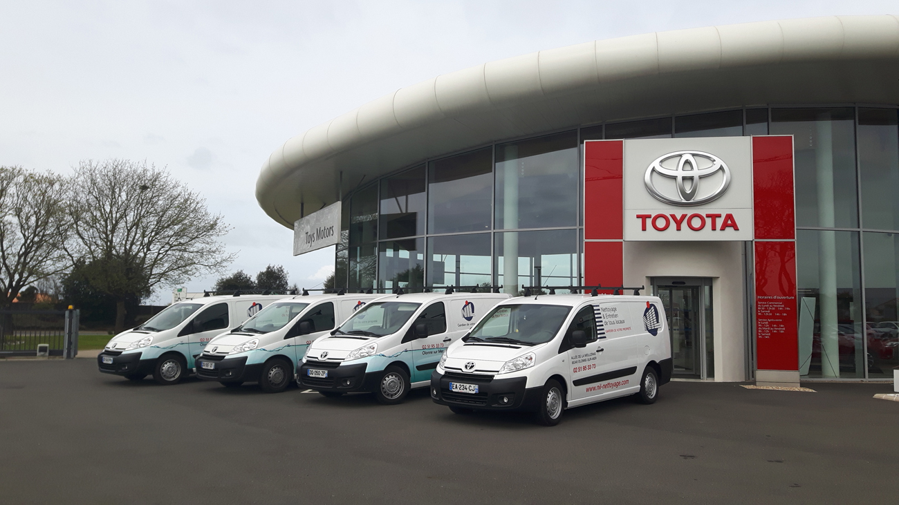 utilitaire nil et mercedes toyota