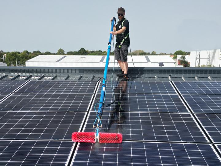 Nettoyage de panneaux solaires